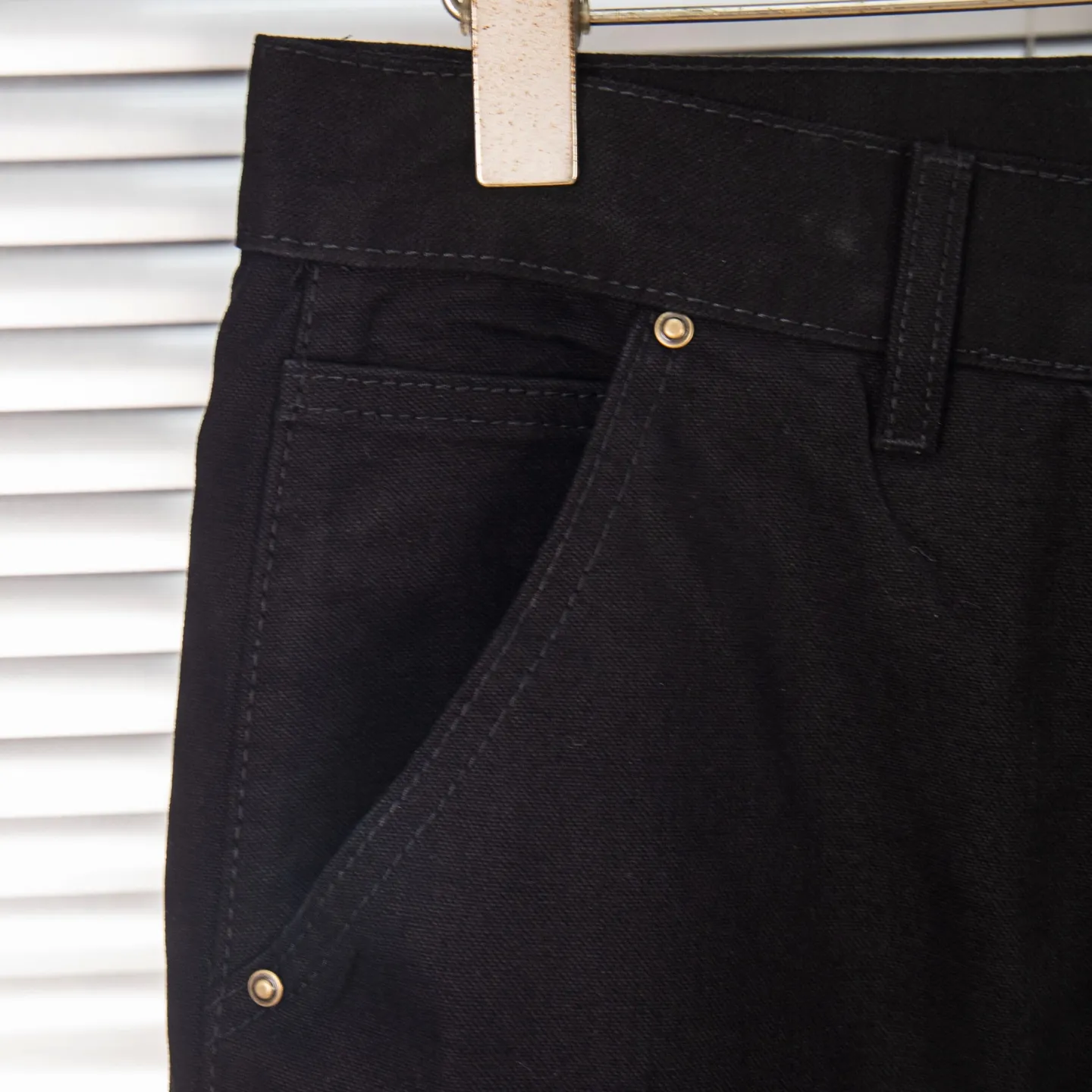P260 Chrome Hearts co-branded Carhartt zipper leather jeans, priced at 16W+, patchwork cross pattern embellishment, high-waisted washed jeans! ! Absolutely high-end luxury products, 8W+ level god-level single products, super popular products, made with top heavy industry, a magic weapon that cannot be missed. About Kroxin This is an extremely luxurious fashion brand, which can also be called the nobles of the high street. It has always been an exclusive brand for some hipsters or the rich second generation. Compared with ordinary high streets, it is more luxurious and noble. Compared with luxury brands, it has a more fashionable personality and has always been a brand that I have a special liking for. Style number: 1772# Size: 28 30 32 34 36